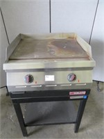 GARLAND 24" S/S FLAT TOP ELEC. GRILL ON STAND