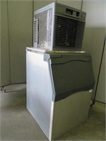 S/S AIR COOLED ICE MACHINE - SEE DESCRIPTION BELOW