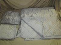 Comforter & 2 Shams 8' x 7/