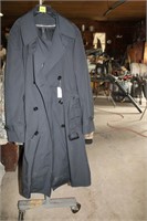 Long black coat    40L