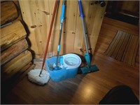 Mops with bucket and Swifter WetJet