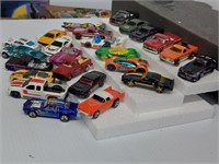 24 HOTWHEELS, MATCHBOX, ETC  toy cars/trucks 2