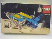 LEGO space cruiser # 487 been opened
