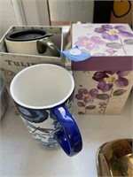 Beautiful 3pc coffee mugs with travel lid lot