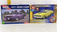 2-PLASTIC MODEL CARS-'71 HEMI CUDA-DODGE CHARGER