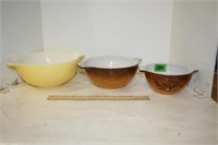 Pyrex Bowls  Set of 3