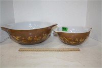 Pyrex Bowls  Set of 2