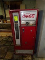 Vintage Glass Bottle Coca Cola Machine