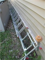 28' aluminum extension ladder,