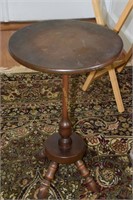 4 Footed, Turned Lamp Stand. Measures 22"H x 14"