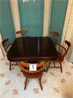 Dining Room Table & (5) Chairs (45x45x30")