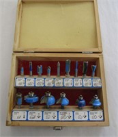 15 Router Bits in Wood Box