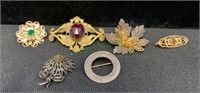 Lot of six vintage and antique brooches -