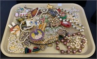 Beautiful tray lot of costume jewelry includes