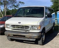 2002 Ford E-Series Wagon E-350 SD XLT 2WD