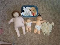 Lot of Cabbage patch babies and accessories