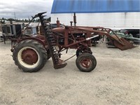 International Farmall 100 Tractor w/ Loader