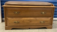 VINTAGE SEATED DRAWERS CHEST