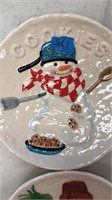 2 NEW Hallmark snowman cookie plates