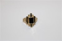 Vintage 14k yellow gold Unique Black Onyx Ring