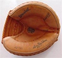 HOF Yogi Berra Store Model Baseball Glove