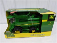 1/16 Scale John Deere S670 Combine