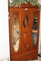 Ornate Antique Wardrobe With 2 Doors & Drawer