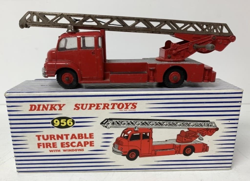 221015  Toy & Antique Auction