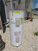 Electric 40 Gal GE Hot Water Heater