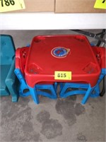 CLIFFORD THE BIG RED DOG TABLE & CHAIRS