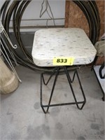 50'S STYLE METAL PAD SEAT STOOL