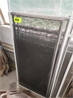 LOT VARIOUS UNKNOWN SIZE WINDOW SCREENS