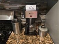Bun coffee maker with 2 storage containers