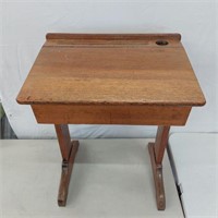 AMH2138 Small Vintage Wooden Student Desk