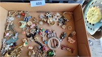 Assorted Vintage Brooches & Earrings