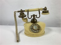 2 téléphones Rococo vintage dont Japan