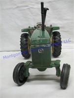 TOY JD TRACTOR