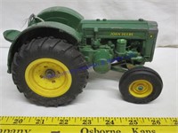 JD "D" TRACTOR