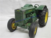 JD "D" TRACTOR
