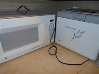 Welbilt Breadmaker & GE Microwave Oven