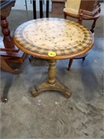 ROUND WOODEN TABLE - ACCENT
