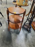 WOODEN ROUND 3 TIER ACCENT TABLE