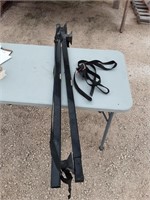 Pair of roof rack bars for cars