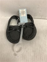 (6x bid) C&J Slippers Size 7