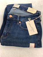 (18x bid) Universal Thread Skinny Jeans Size 4