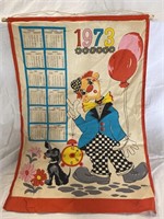 1973 clown fabric wall calendar, trilingual - I