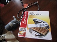 waffle maker & item