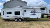 2005 White Couger 5th Wheel Camper