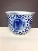 Laarge blue and white planter