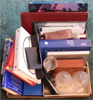 Tray lot of assorted items